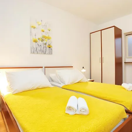 Stanici 2764a Apartment *